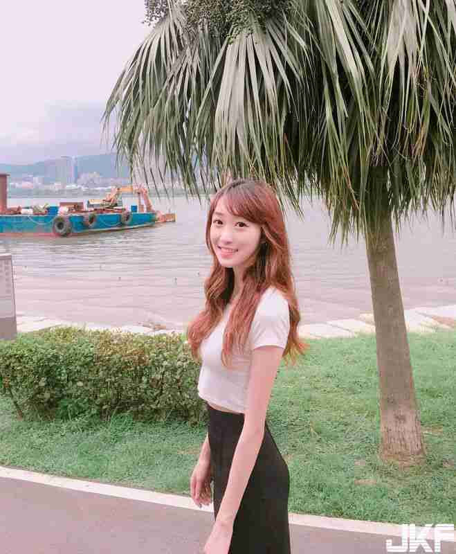 玉女裙下的秘密