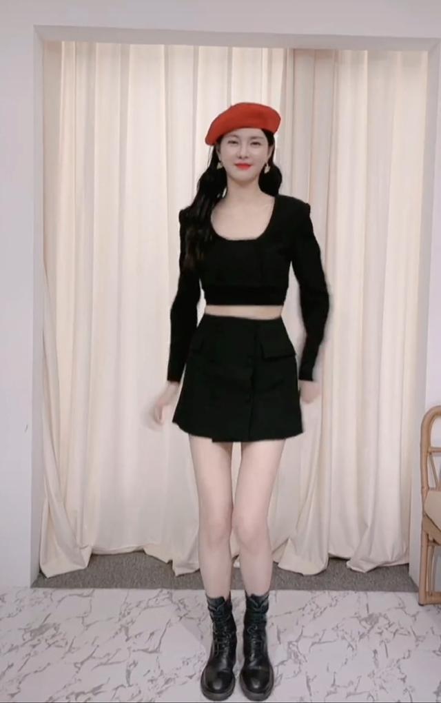 沈梦辰穿超短裙热舞秀大长腿细腰,疑破怀孕传闻