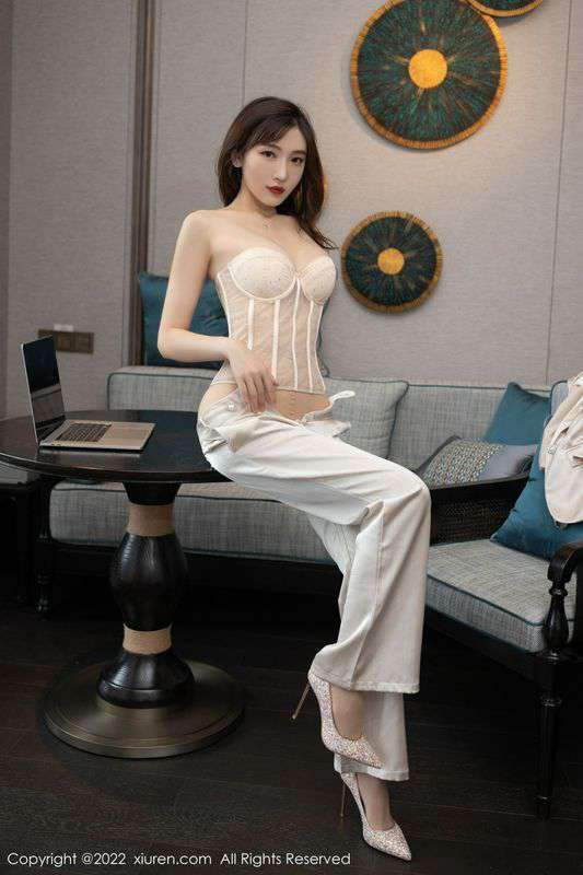 玉女裙下的秘密