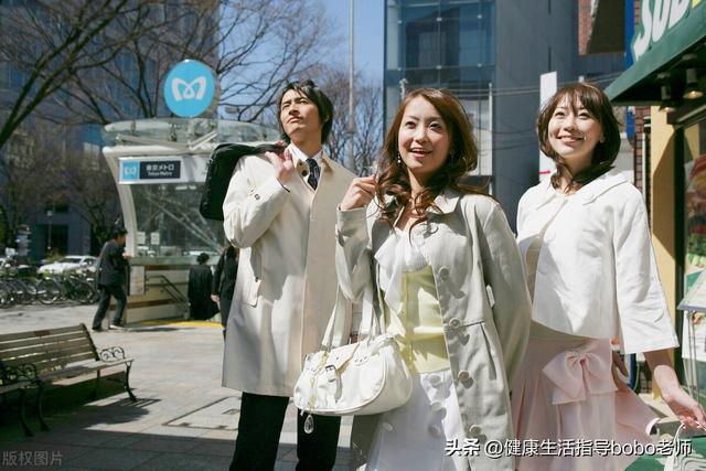 日本女性气质优雅，人到中年还能保持健康美丽，她们有什么秘密