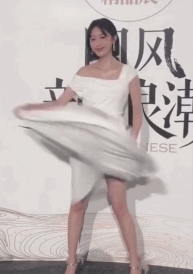 裙下走光、肩带滑落、假晕摔倒,内娱红毯让女星玩明白了,太社死