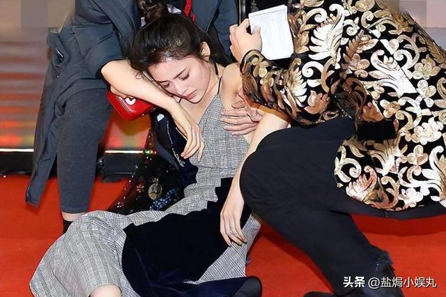 裙下走光、肩带滑落、假晕摔倒,内娱红毯让女星玩明白了,太社死