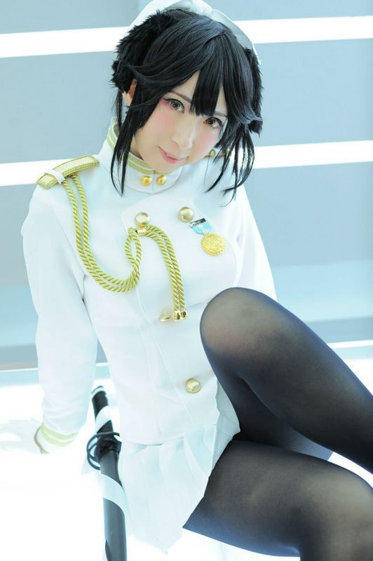 游泳池的浪女