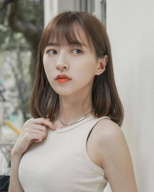女友的骚妹真调皮