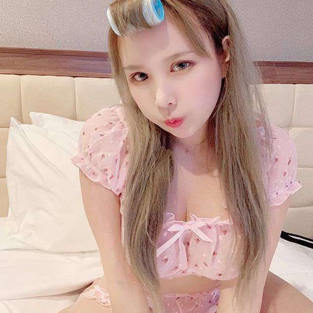 漂亮爆乳学姐