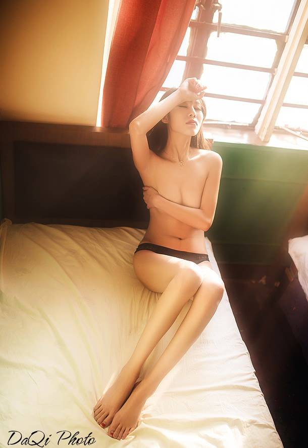 妖艳销魂三色仙女丝袜美腿狂欢夜