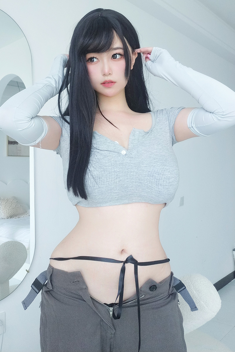 丰满呆萌妹子