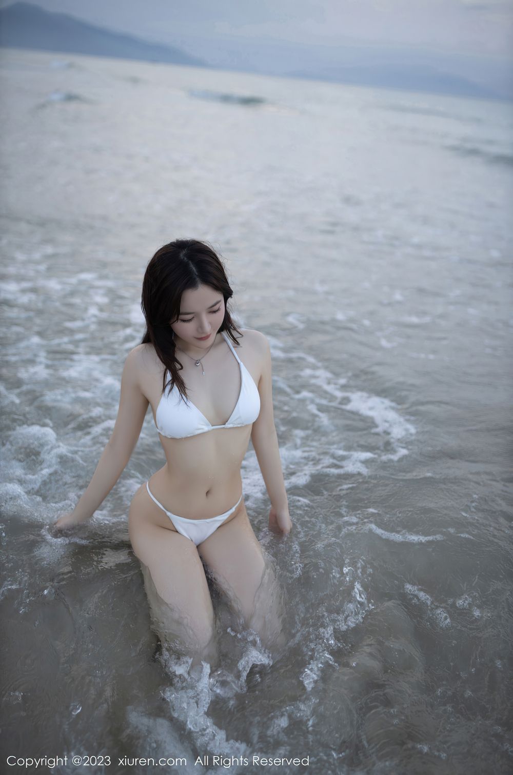 海边的比基尼美妞