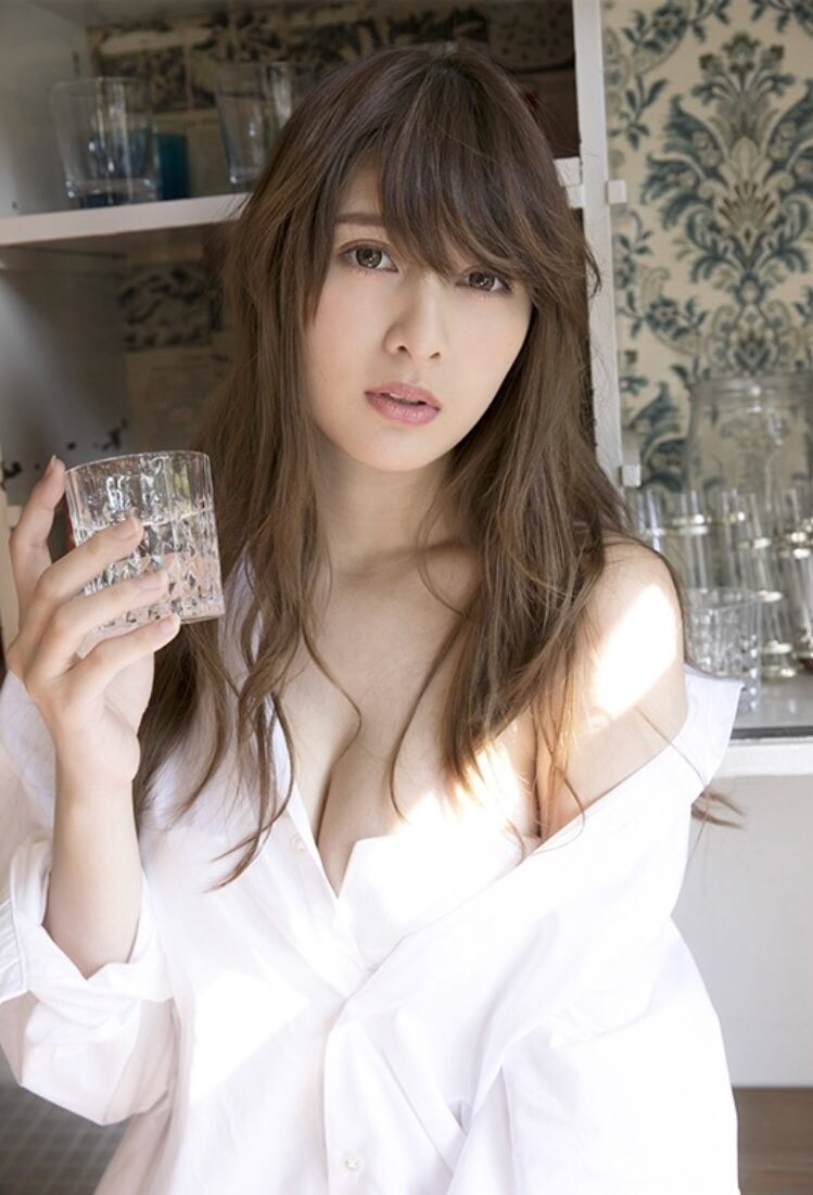 混血美女，高顏值好身材