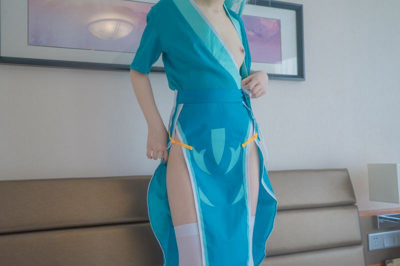 老师的制服和丝袜-【2024年4月更新】