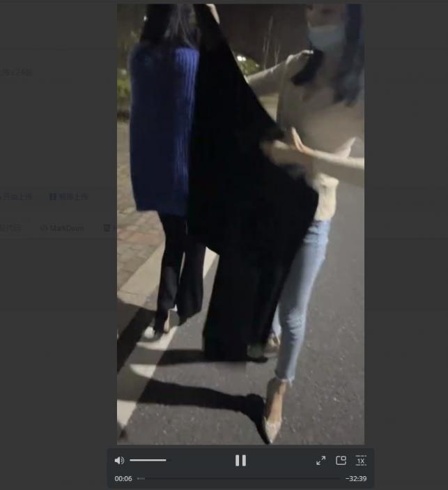 大神就是大神！深夜公厕野战双飞！带一对00后姐妹花去公共厕所野战简直不要太爽！