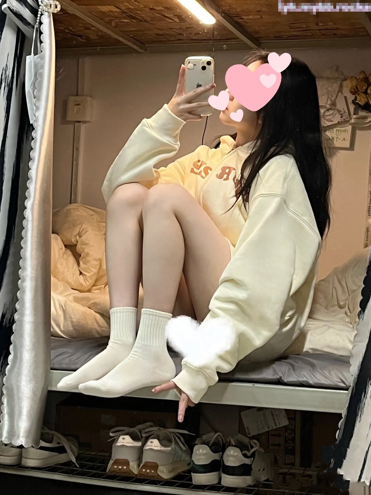 “你拍我吧，就要让人看到给他戴绿帽子” 大二学妹平时就是个骚母G，跟男朋友吵架自己送上门被随意玩弄