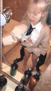 好身材大长腿 上位骑乘全自动 振动棒紫薇爽的尿屁不停，这个屁股真的很不错