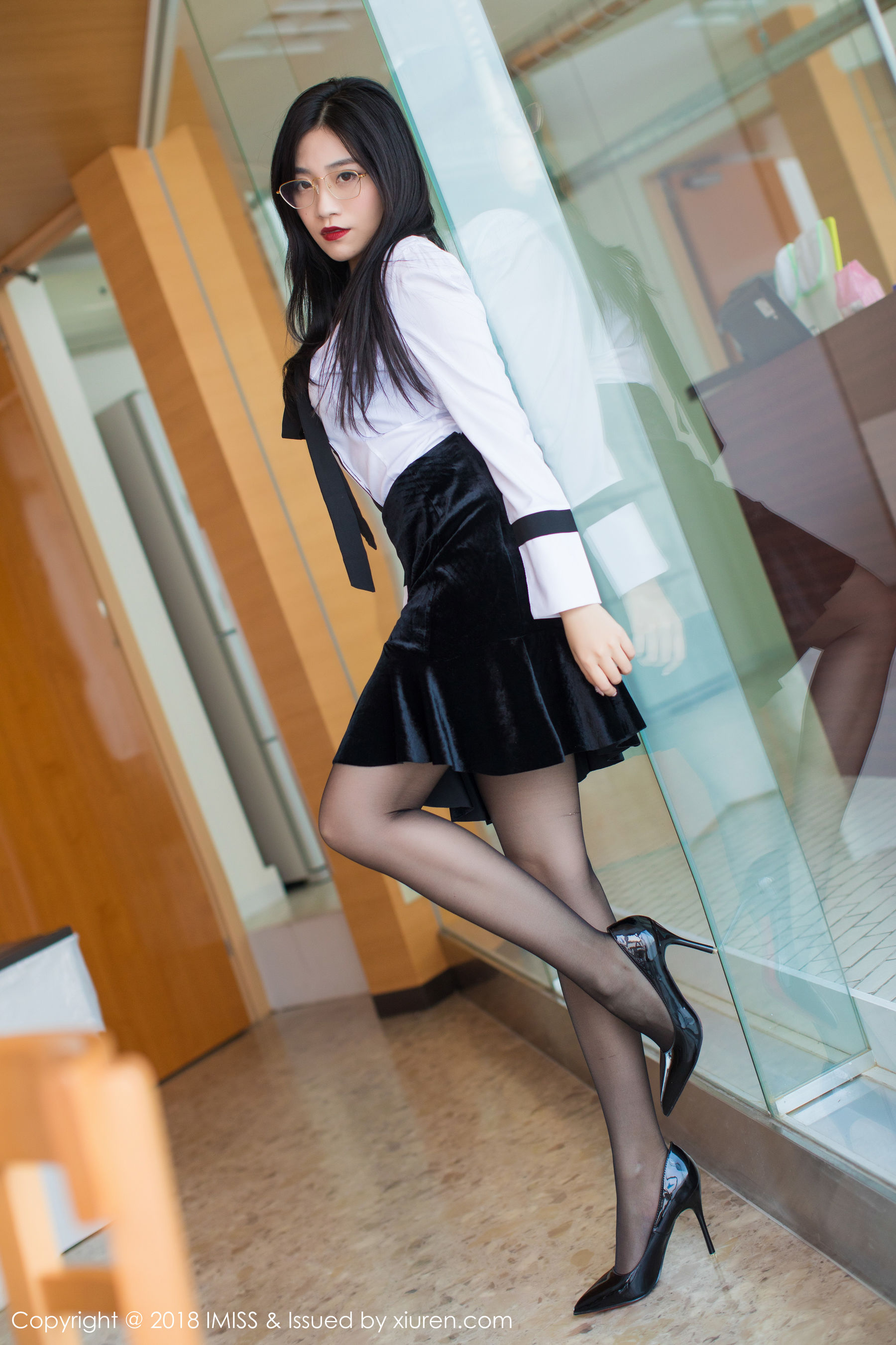 许诺Sabrina-极致美到窒息的美腿诱惑