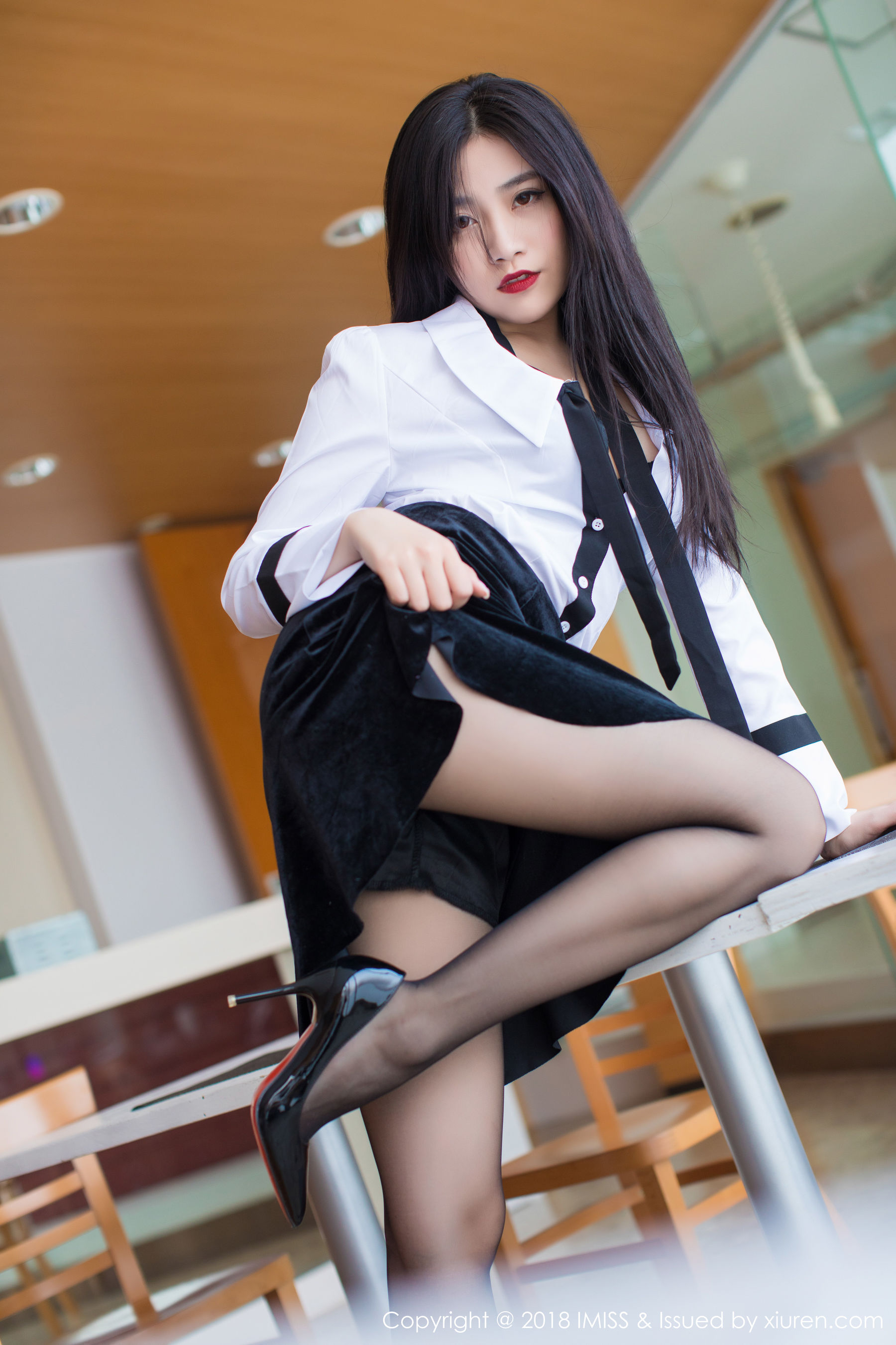 许诺Sabrina-极致美到窒息的美腿诱惑