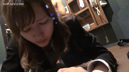 漂亮制服小姐姐 身材高挑模特体型 敏感度超强 被猛力输出 表情享受 射了一肚皮