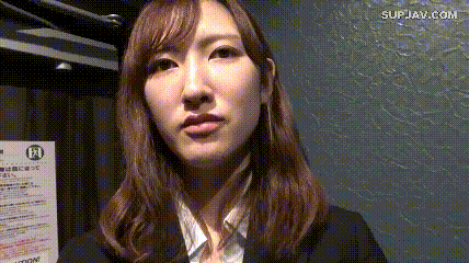 漂亮制服小姐姐 身材高挑模特体型 敏感度超强 被猛力输出 表情享受 射了一肚皮