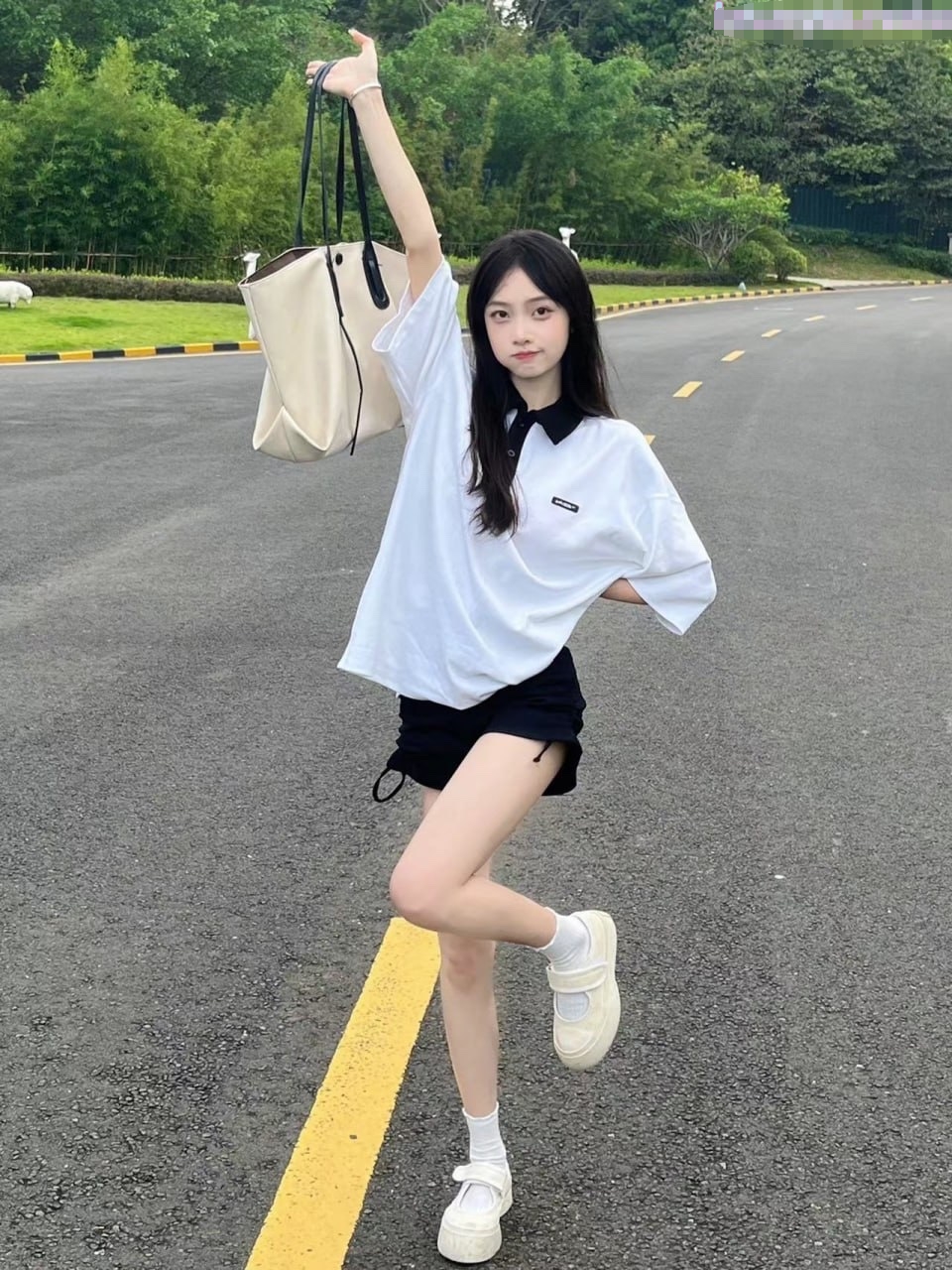 青葱校园学妹 掰开被人看到小穴里面也太羞耻了叭 父母眼中的乖宝宝，老师眼中的好学生