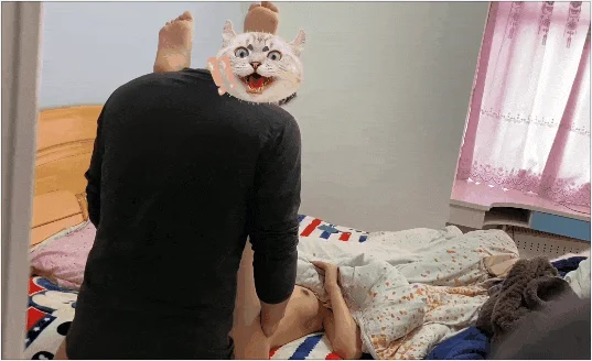 《父女乱伦》伟哥作用下首次让女儿得到性高潮❤️偷偷中出嫩穴