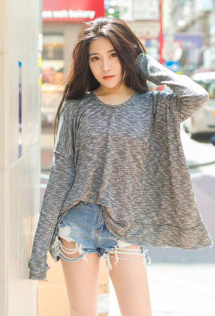 甜姐儿许诺清纯写真肤白貌美惹人喜爱