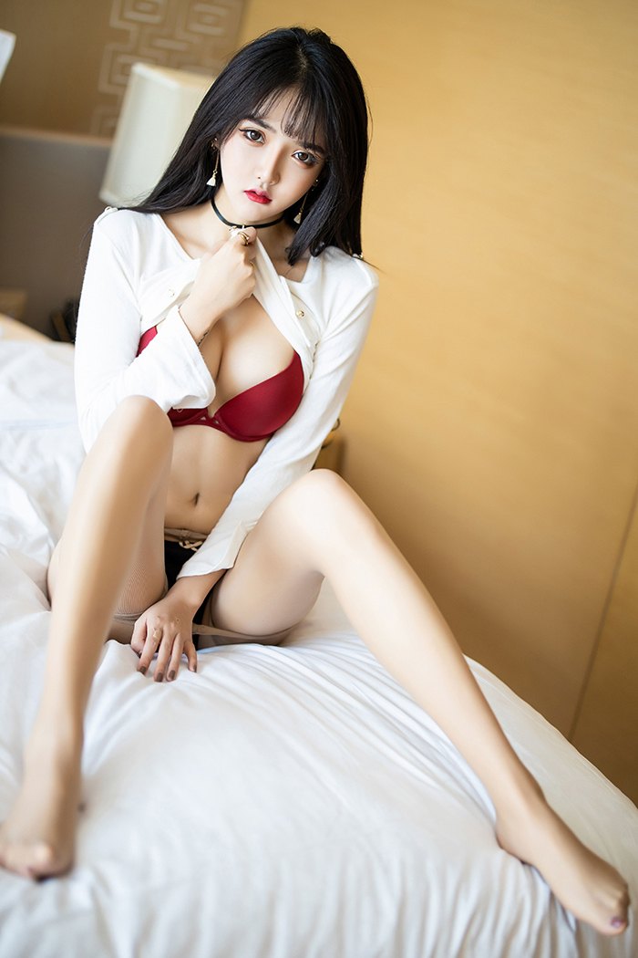 热辣小妹Miko酱肉丝玉足搔首弄姿